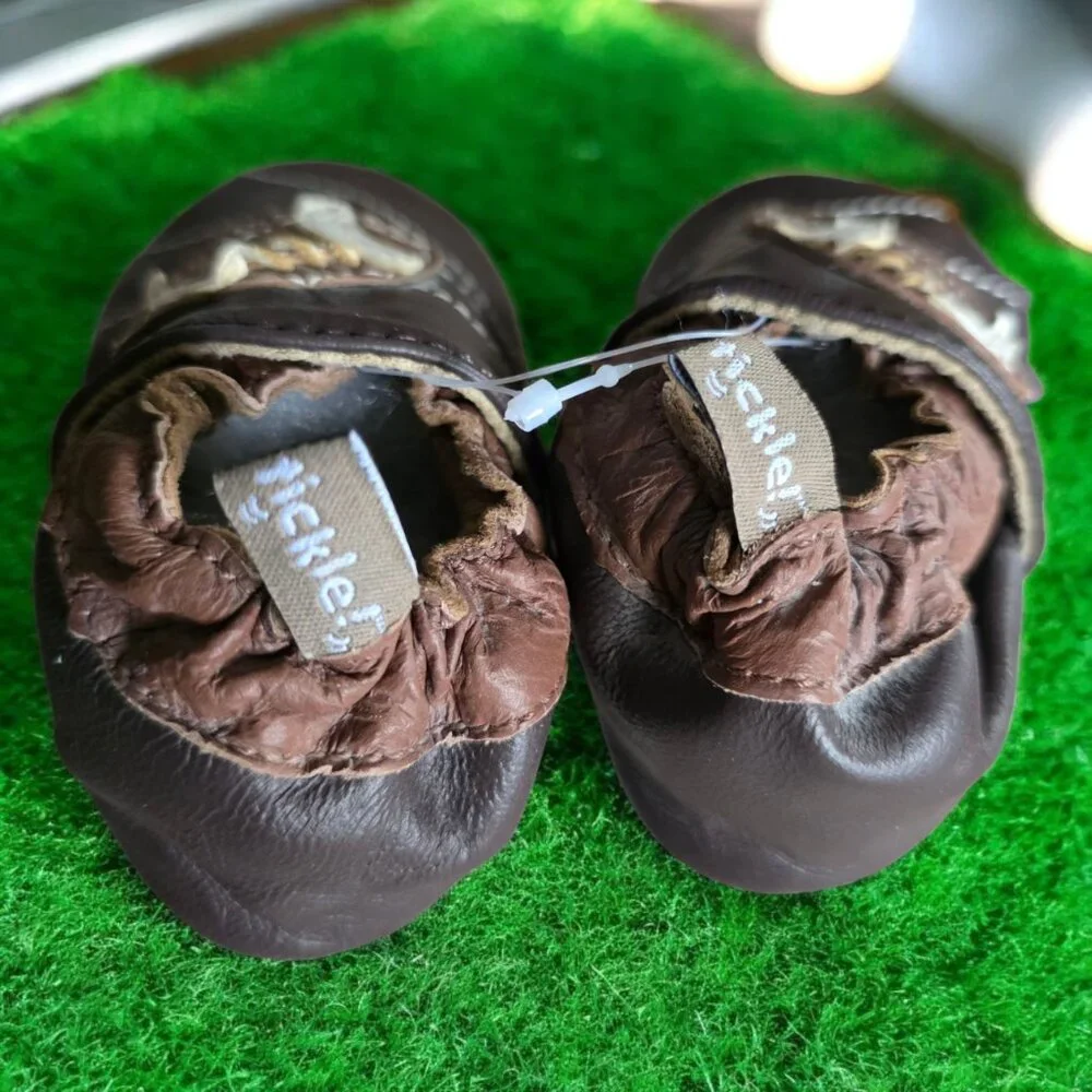 NWOT TOMMY TICKLE ( 3-6 MO. ) Leather Slip In Mocossins